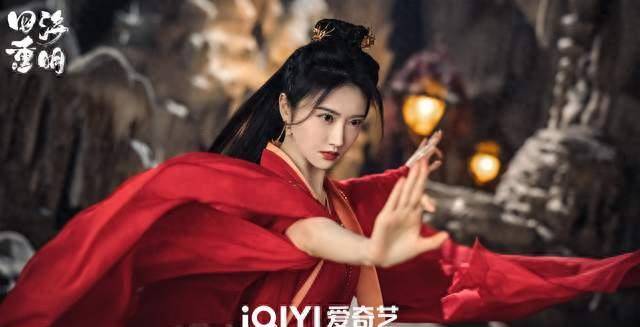 《四海重明》再引熱議，景甜紅衣古裝驚艷，與張凌赫同框畫面太甜